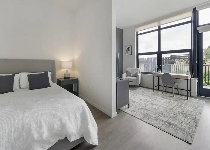 Landing Modern With Amazing Amenities * Чикаго